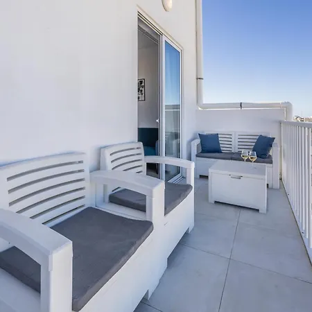 Floor Penthouse With Views - By Solea Appartement