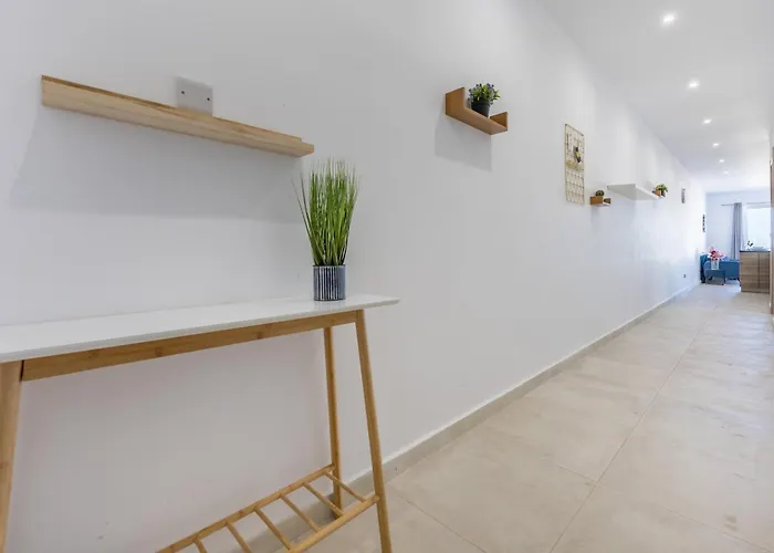 Floor Penthouse With Views - By Solea Apartment San Gwann