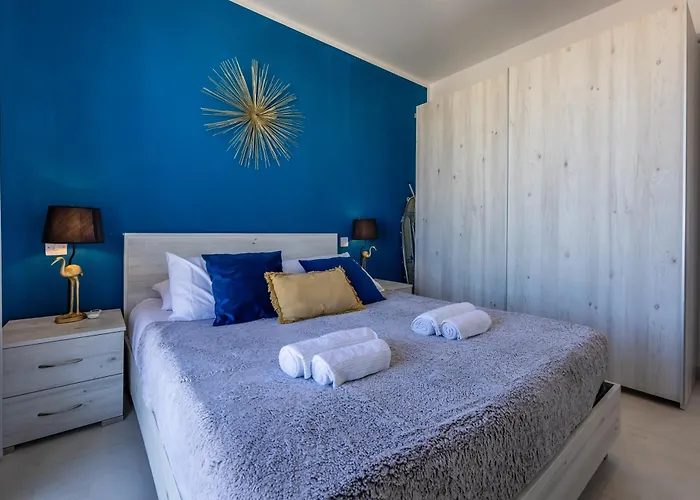 Apartment Floor Penthouse With Views - By Solea *