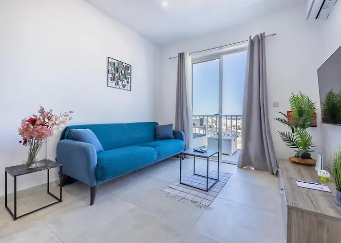 Floor Penthouse With Views - By Solea * San Gwann