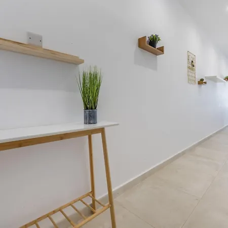 Ii-kamra Ta Golu 5 Min Walk From St Julians Apartment San Gwann
