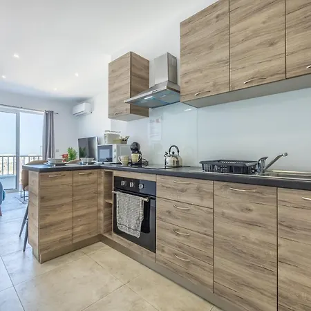 Floor Penthouse With Views - By Solea דירה San Ġwann