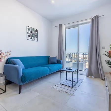 Floor Penthouse With Views - By Solea * San Ġwann