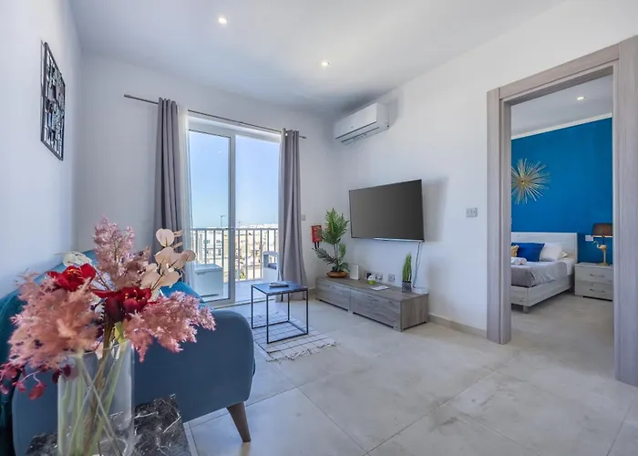 Floor Penthouse With Views - By Solea Lejlighed