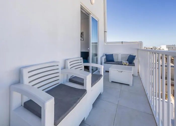 Floor Penthouse With Views - By Solea Lejlighed